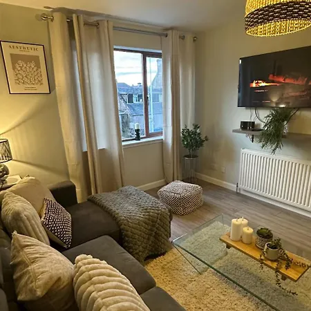 Lovely Modern 2 Bedrom Unit Close To City Center Dalneigh Exterior photo