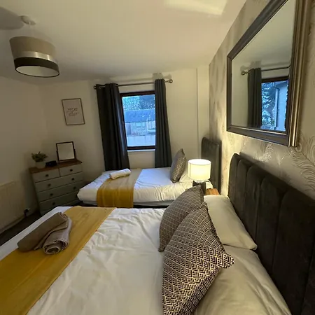 Lovely Modern 2 Bedrom Unit Close To City Center Dalneigh Exterior photo
