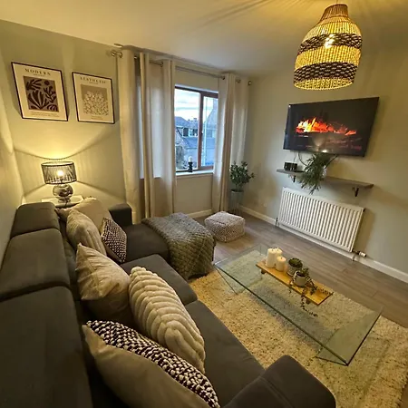Lovely Modern 2 Bedrom Unit Close To City Center Dalneigh Exterior photo