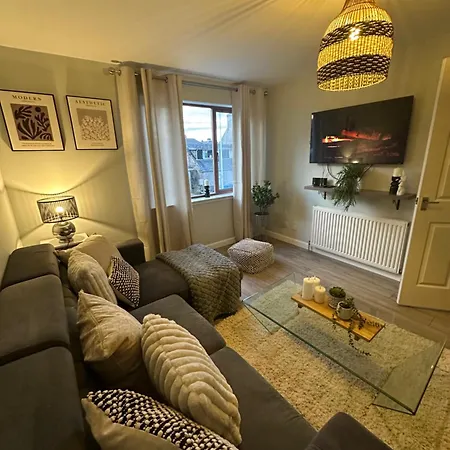 Lovely Modern 2 Bedrom Unit Close To City Center Dalneigh Exterior photo