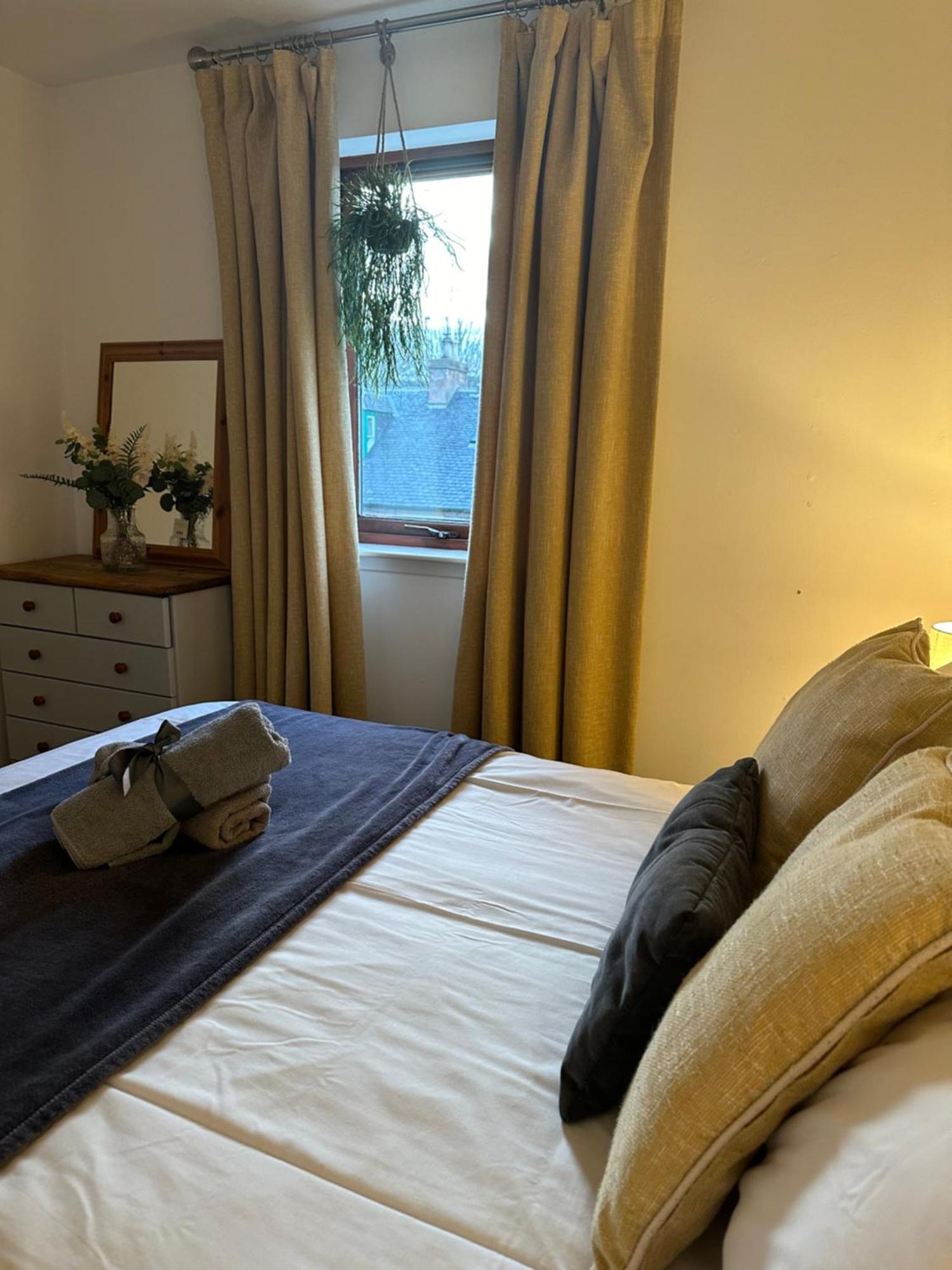 Apartment Lovely Modern 2 Bedrom Unit Close To Center