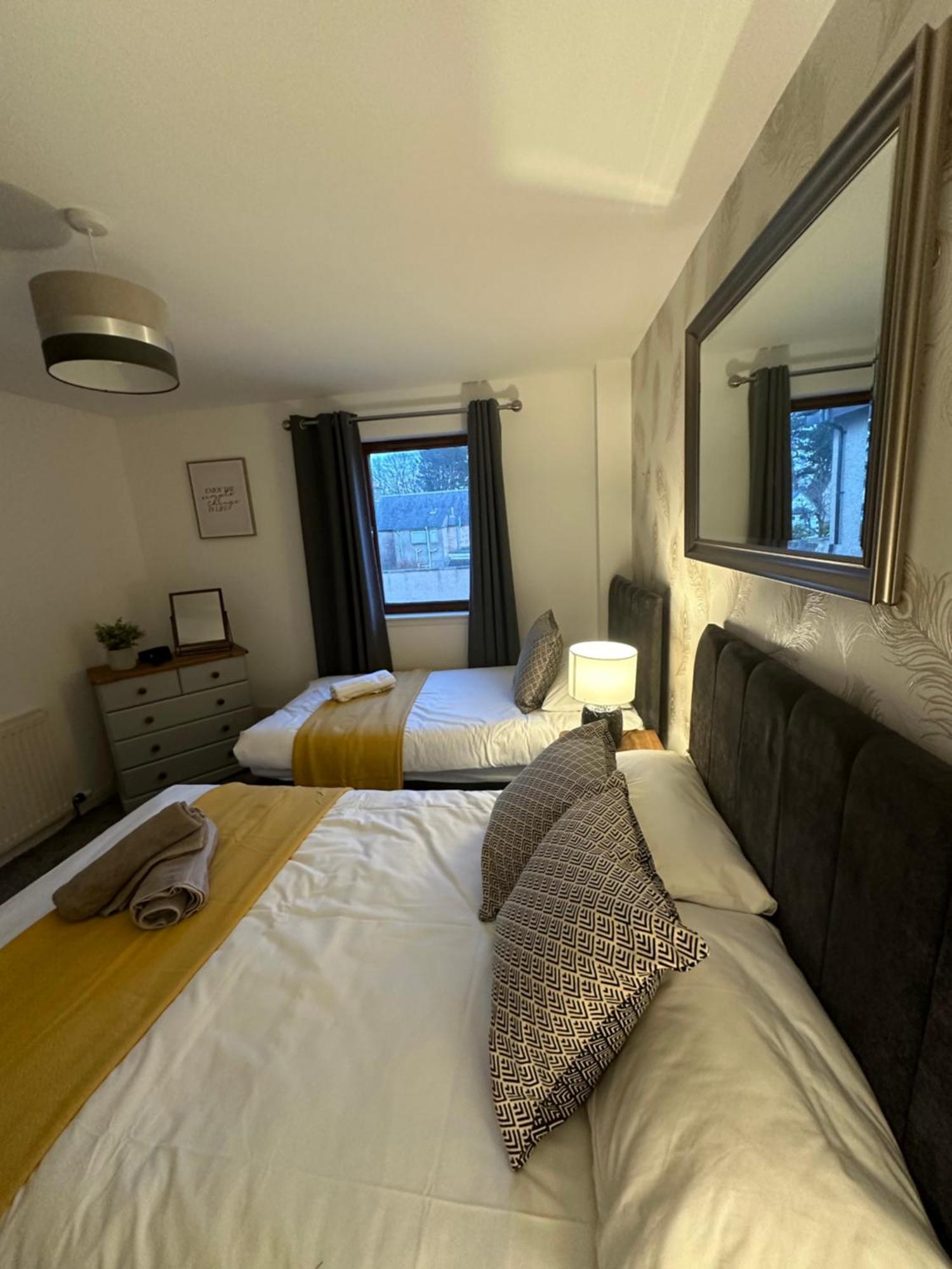 Lovely Modern 2 Bedrom Unit Close To Center