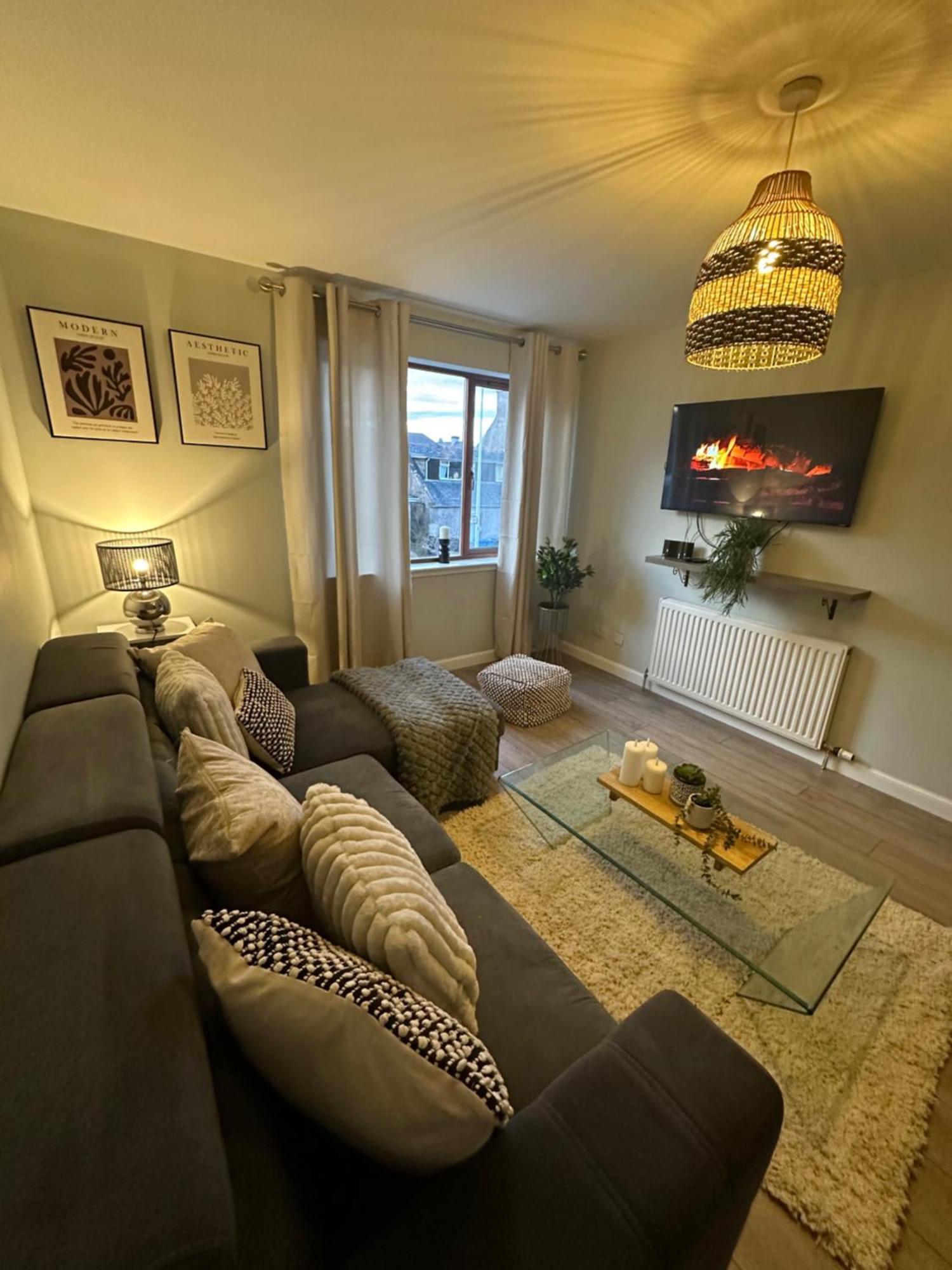 Lovely Modern 2 Bedrom Unit Close To Center Apartment Dalneigh