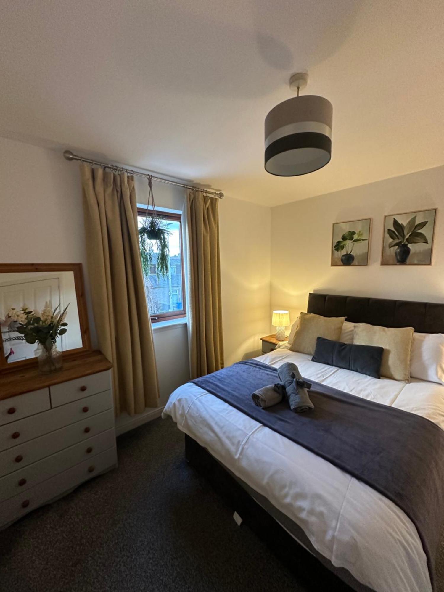 Apartment Lovely Modern 2 Bedrom Unit Close To Center *