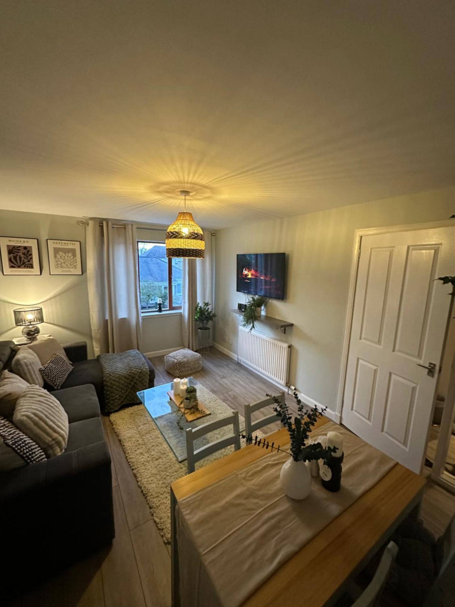 Apartment Lovely Modern 2 Bedrom Unit Close To Center *
